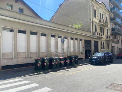 Locale commerciale in Via Bianzè 27 Torino