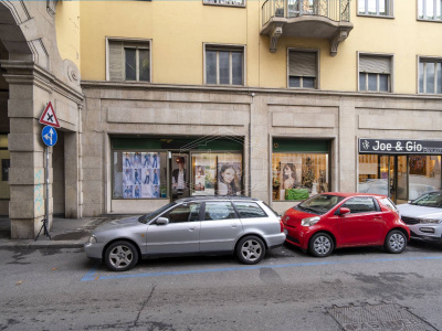 Locale commerciale con destinazione servizi alla persona in Via Giuseppe Pomba 24 - Torino (TO)