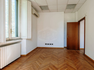 Palazzina cielo terra in Via Washington 22 - Milano (MI)