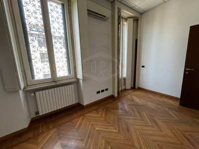 Palazzina cielo terra in Via Washington 22 - Milano (MI)