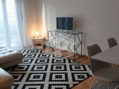 Bilocale in Piazza Santissima Trinità - Milano (MI)