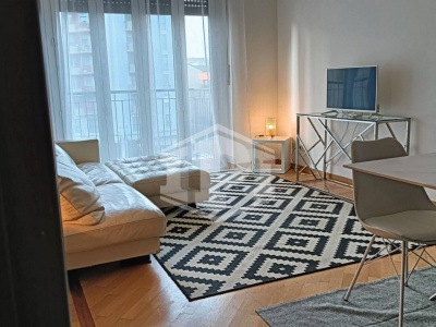 Bilocale in Piazza Santissima Trinità - Milano (MI)