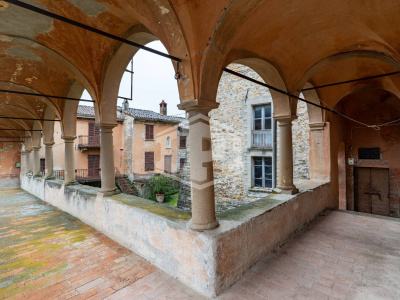 Porzione di Castello - Località Camminata di Bramaiano - Bettola (PC)