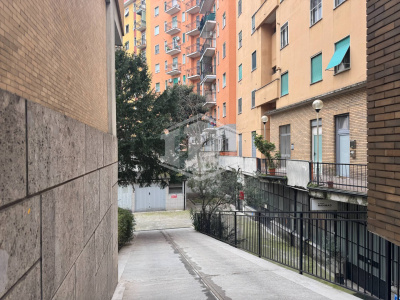 Bilocale con terrazzo in Via Dei Tulipani 2 - Milano (MI)