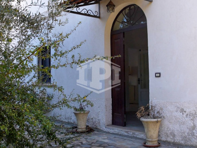 Villa indipendente con giardino privato in Via Della Concordia 85 - Mendicino (CS)