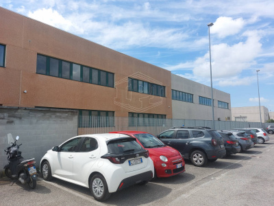 Capannone in Via Perlasca 14 - Vellezzo Bellini (PV)