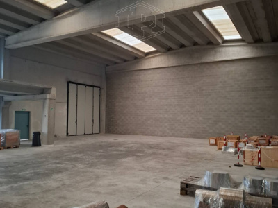 Capannone industriale in Via Necchi 8-10 - Vellezzo Bellini (PV)