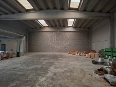 Capannone industriale in Via Necchi 8-10 - Vellezzo Bellini (PV)