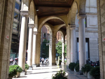 Negozio in Via Degli Omenoni 2 - Milano (MI)