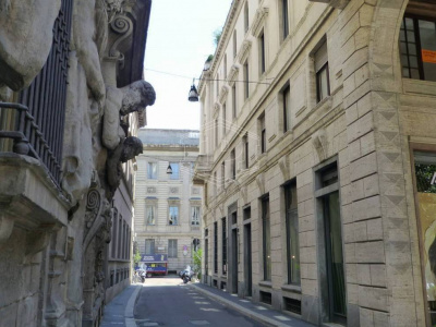 Negozio in Via Degli Omenoni 2 - Milano (MI)
