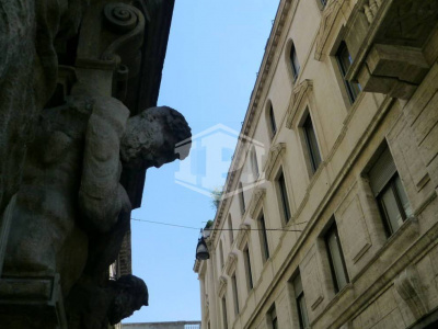 Negozio in Via Degli Omenoni 2 - Milano (MI)