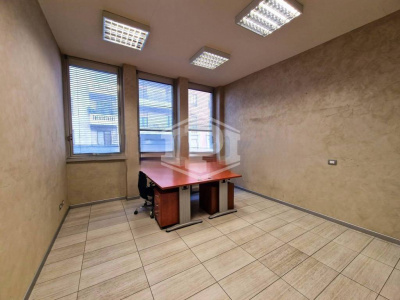 Ufficio in Piazza Della Repubblica 32 - Milano (MI)