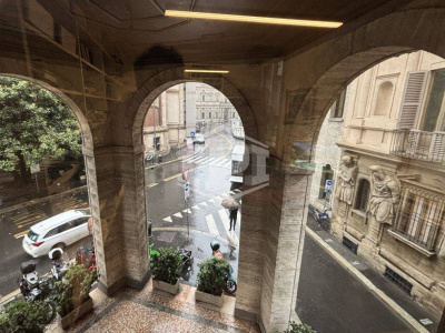 Ufficio in Via degli Omenoni 2 - Milano (MI)