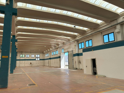 Capannone in Via Delle Industrie - Bellusco (MB)