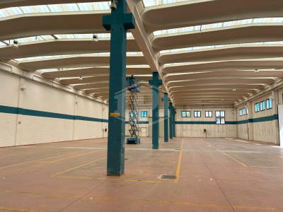 Capannone in Via Delle Industrie - Bellusco (MB)