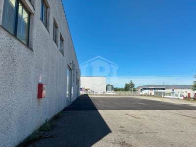 Capannone in Via Delle Industrie - Bellusco (MB)