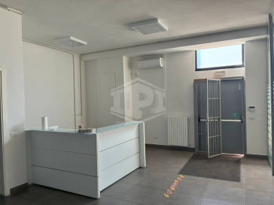 Capannone in Via Delle Industrie - Bellusco (MB)