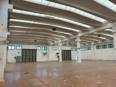 Capannone in Via Delle Industrie - Bellusco (MB)