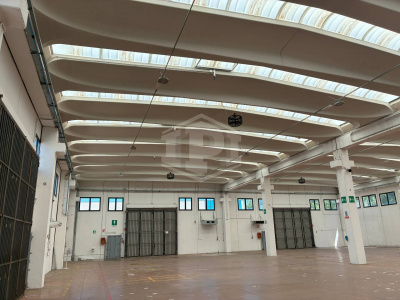 Capannone in Via Delle Industrie - Bellusco (MB)