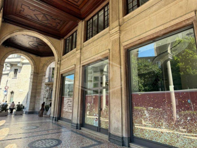 Negozio in Via Degli Omenoni 2 - Milano (MI)