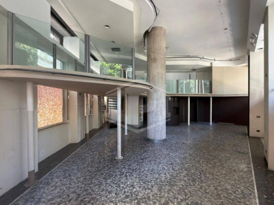 Negozio in Via Degli Omenoni 2 - Milano (MI)