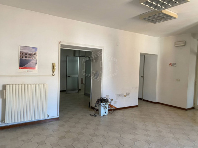 RIETI - Piazza Oberdan - VENDITA Ufficio