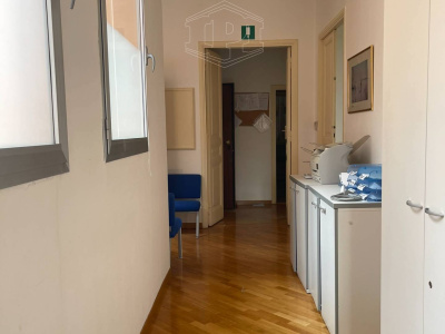 Ufficio in via Via Alessandro Torlonia 16/18 - Roma (RM)