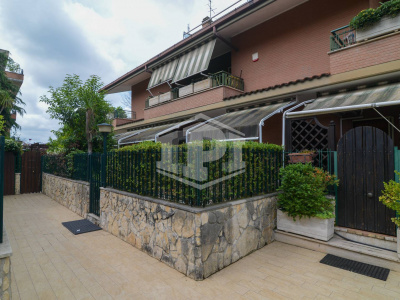 CASALOTTI - Villino in vendita - Via Cortemilia (RM)