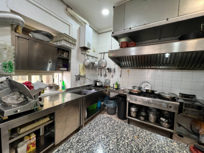 Locale Commerciale in Via N. Fasano 32, Pozzuoli (Na)