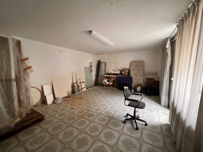 Capannoni e appartamento in Via Coriolano 9, Napoli (NA)