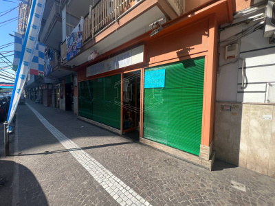 Locale commerciale in Via S. Dalì 86/88, Napoli (NA)