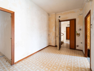 5 Vani in Via Elio Vittorini 10, Napoli (NA)