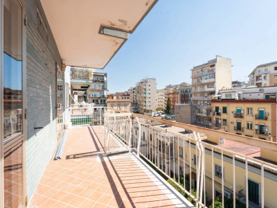 5 Vani in Via Elio Vittorini 10, Napoli (NA)
