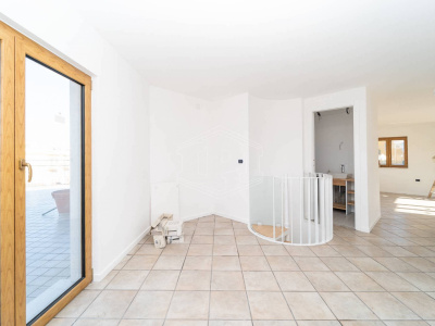 Quadrilocale con Terrazzo in Via Francesco Cilea 137, Napoli (NA)
