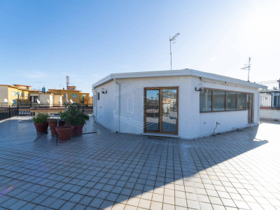 Quadrilocale con Terrazzo in Via Francesco Cilea 137, Napoli (NA)