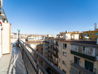 Quadrilocale con Terrazzo in Via Francesco Cilea 137, Napoli (NA)