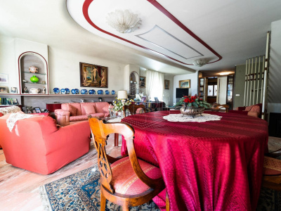 Villa indipendente in Via Bernardo Cavallino 51, Napoli (NA)