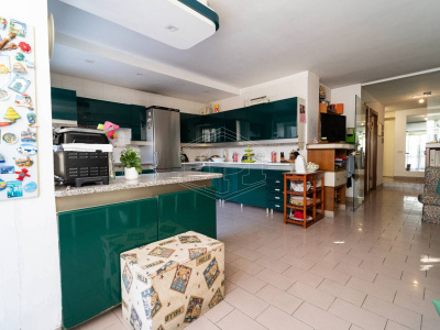 Villa indipendente in Via Bernardo Cavallino 51, Napoli (NA)