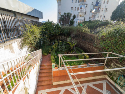 Villa indipendente in Via Bernardo Cavallino 51, Napoli (NA)