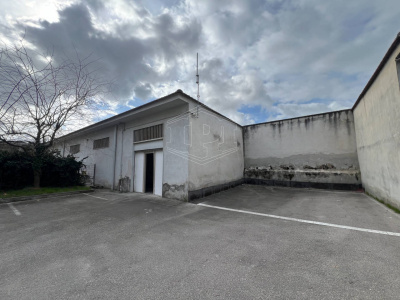 Uffici con annesso magazzino, Via Appia Km 11800, Giugliano in Campania (NA)