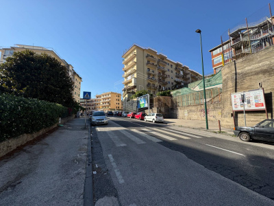 Quadrilocale con Posto Auto in Via Michelangelo da Caravaggio 84, Napoli (NA)