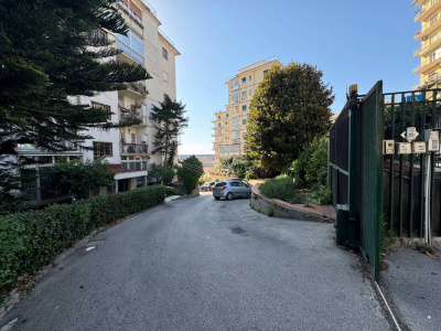 Quadrilocale con Posto Auto in Via Michelangelo da Caravaggio 84, Napoli (NA)