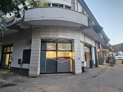 Locale Commerciale in Via Salvi Castellucci 37, Arezzo (AR)
