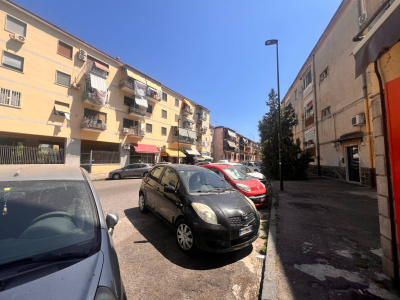 Locale Commerciale in Via Mario Gigante 13, Napoli (NA)
