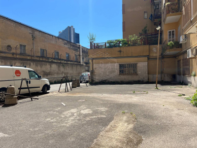 Ampio locale in Via Nuova Poggioreale 33, Napoli (NA)