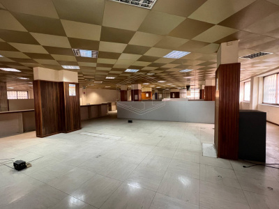 Ampio locale in Via Nuova Poggioreale 33, Napoli (NA)