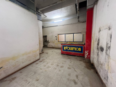 Ampio locale in Via Nuova Poggioreale 33, Napoli (NA)