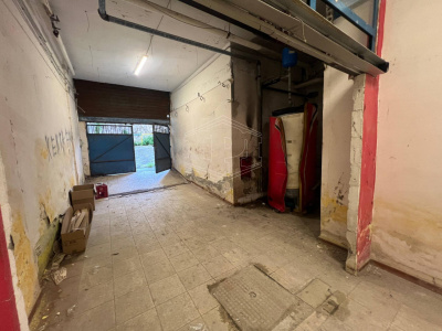 Ampio locale in Via Nuova Poggioreale 33, Napoli (NA)