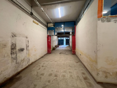 Ampio locale in Via Nuova Poggioreale 33, Napoli (NA)