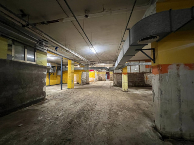 Ampio locale in Via Nuova Poggioreale 33, Napoli (NA)